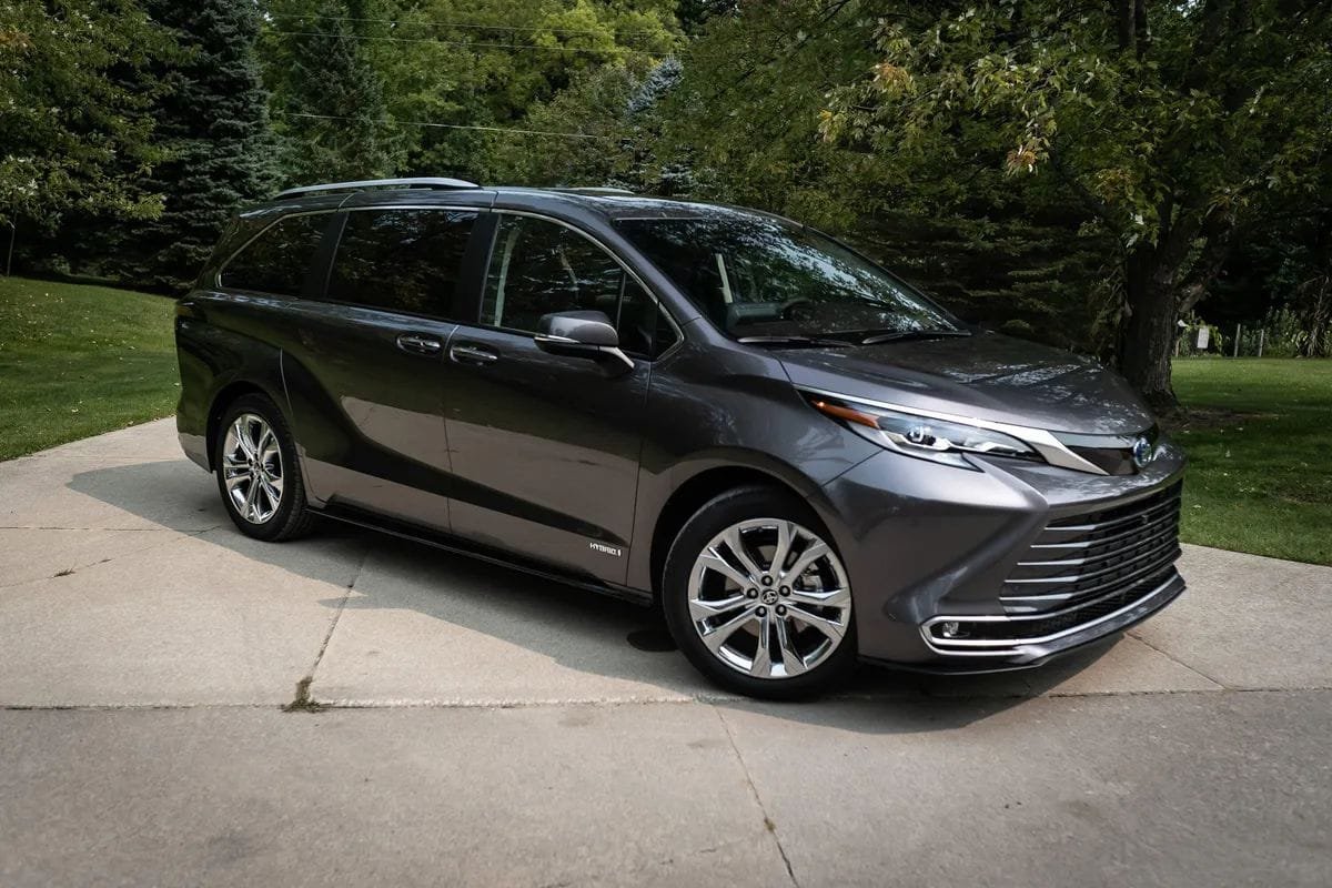 2025 Toyota Sienna Price in India, Mileage, Specs, And Images